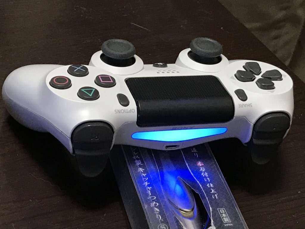 PS4 コントローラー ライト ランプ 日本未発売 PS4本体の電源ランプの状態変化